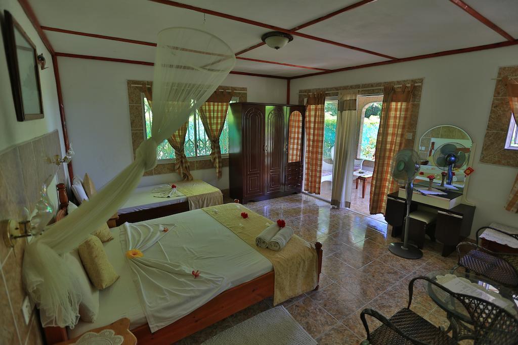 Rising Sun Guesthouse La Digue Quarto foto